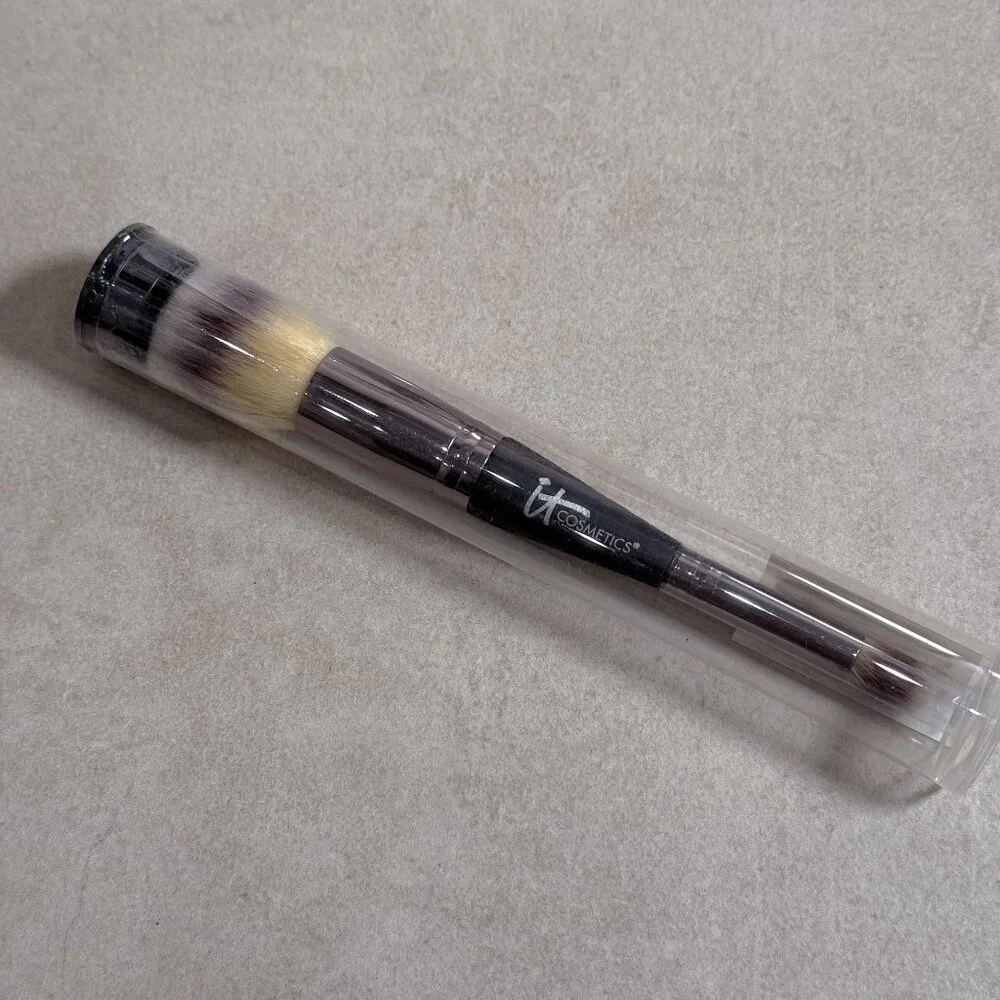 IT Cosmetics Dual Ended Foundation Concealer Brush New Sealed